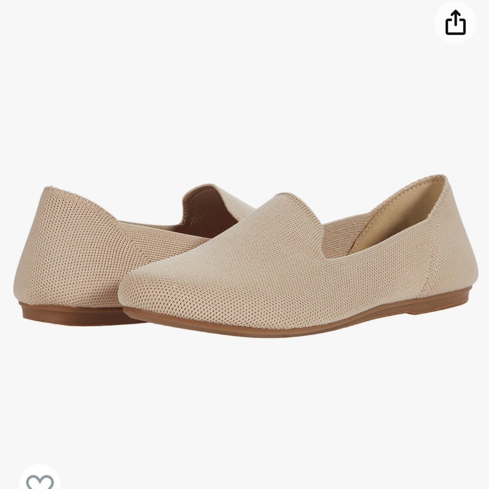 NWT! Steve Madden Tan Flats
